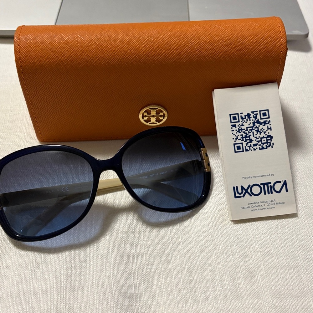 Tory Burch Navy Sunglasses with Bold Orange Case. Great condition, no scratches - Picture 11 of 11